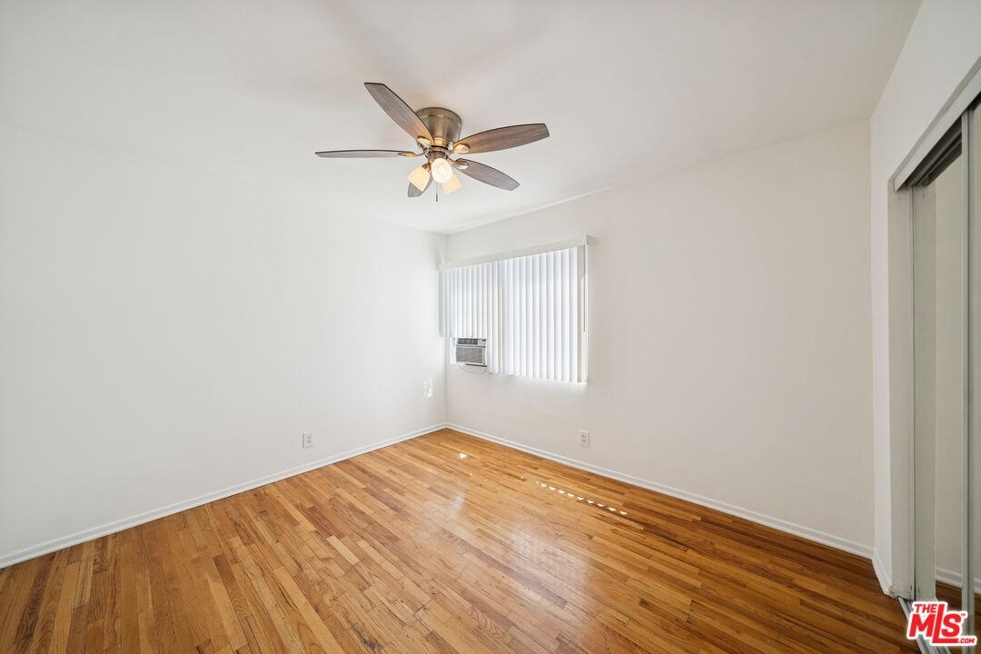 1027 N Edinburgh Ave #1027-4 - Photo 6 of 20