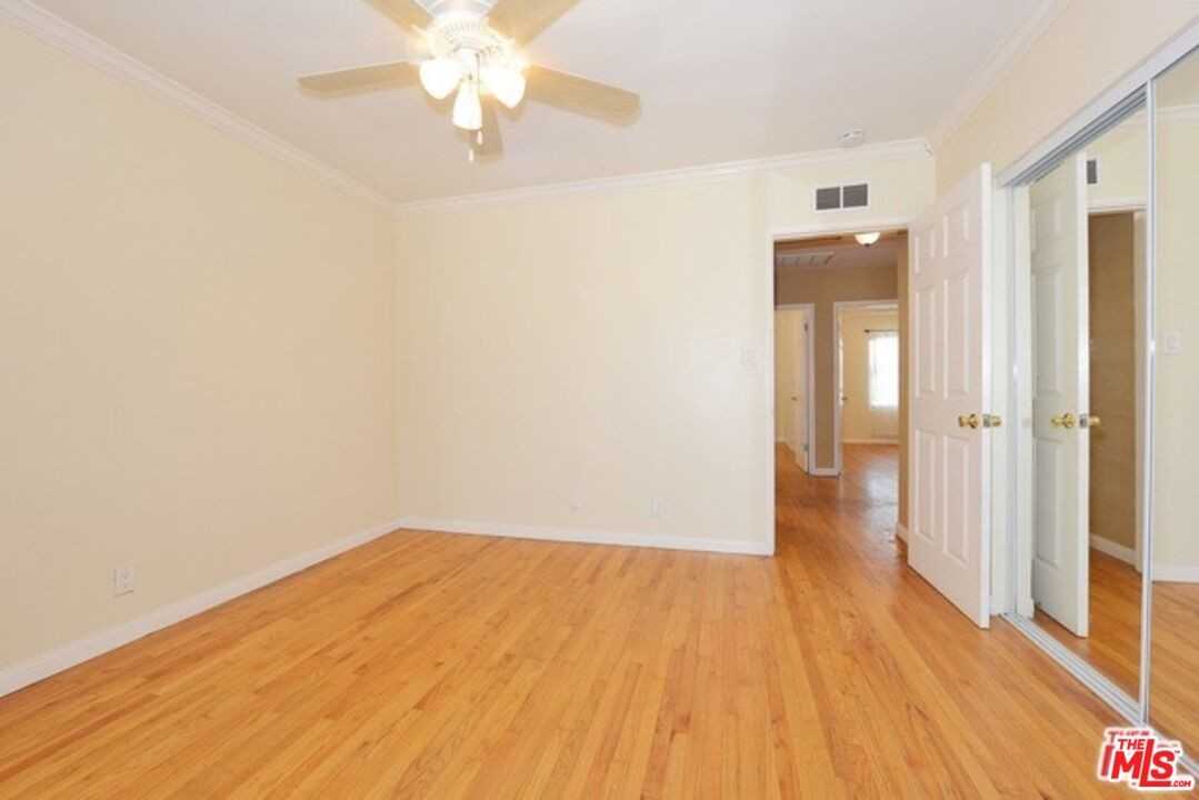 5739 Simpson Ave #5739 - Photo 6 of 9