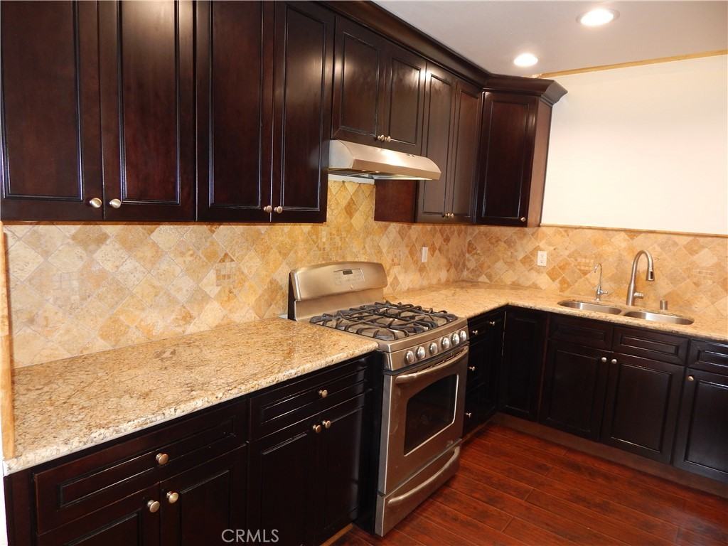 11834 Gilmore St #11834 - Photo 2 of 26