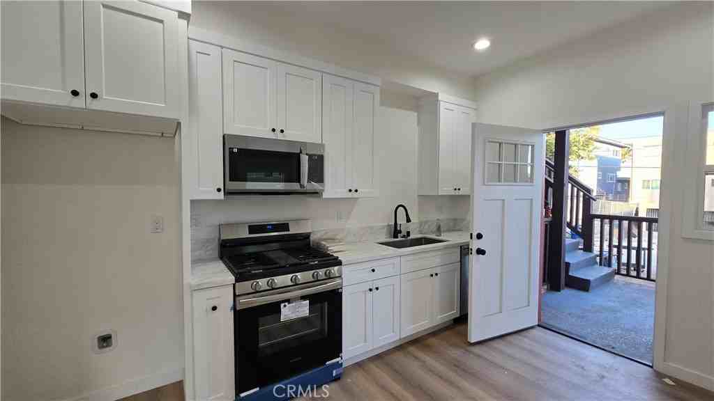 1040 Beacon Ave #1040-1040 - Photo 2 of 8