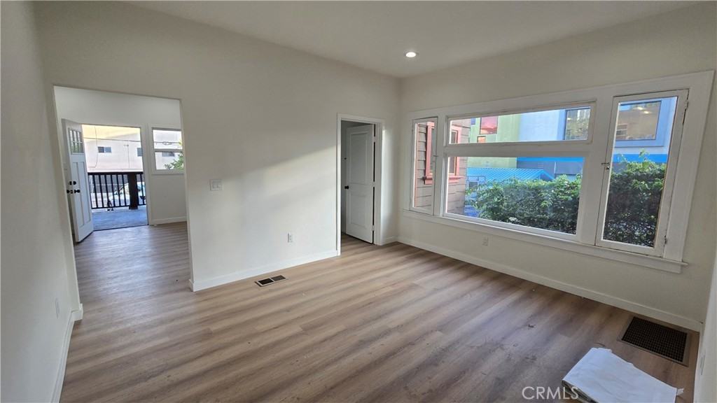 1040 Beacon Ave #1040-1040 - Photo 5 of 8