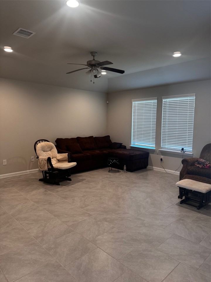 5515 Russett Bay Ct #5515 - Photo 3 of 30