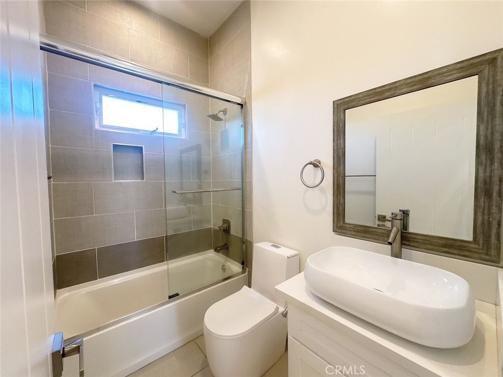 1735 1/2 Magnolia Ave #1735 - Photo 2 of 7