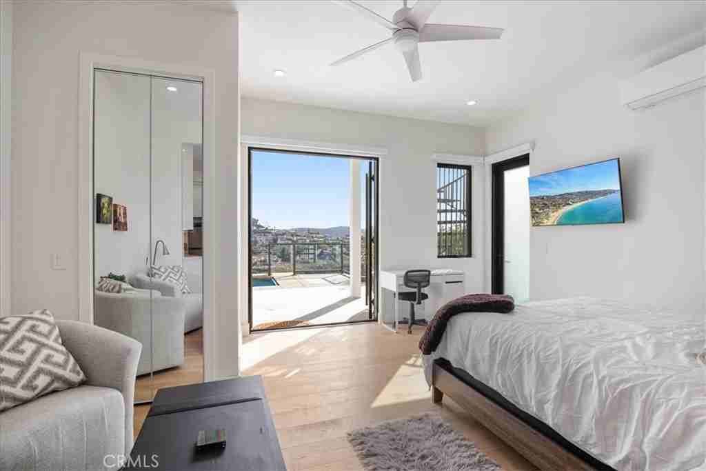 1515 Tahiti Ave #1515B - Photo 7 of 19