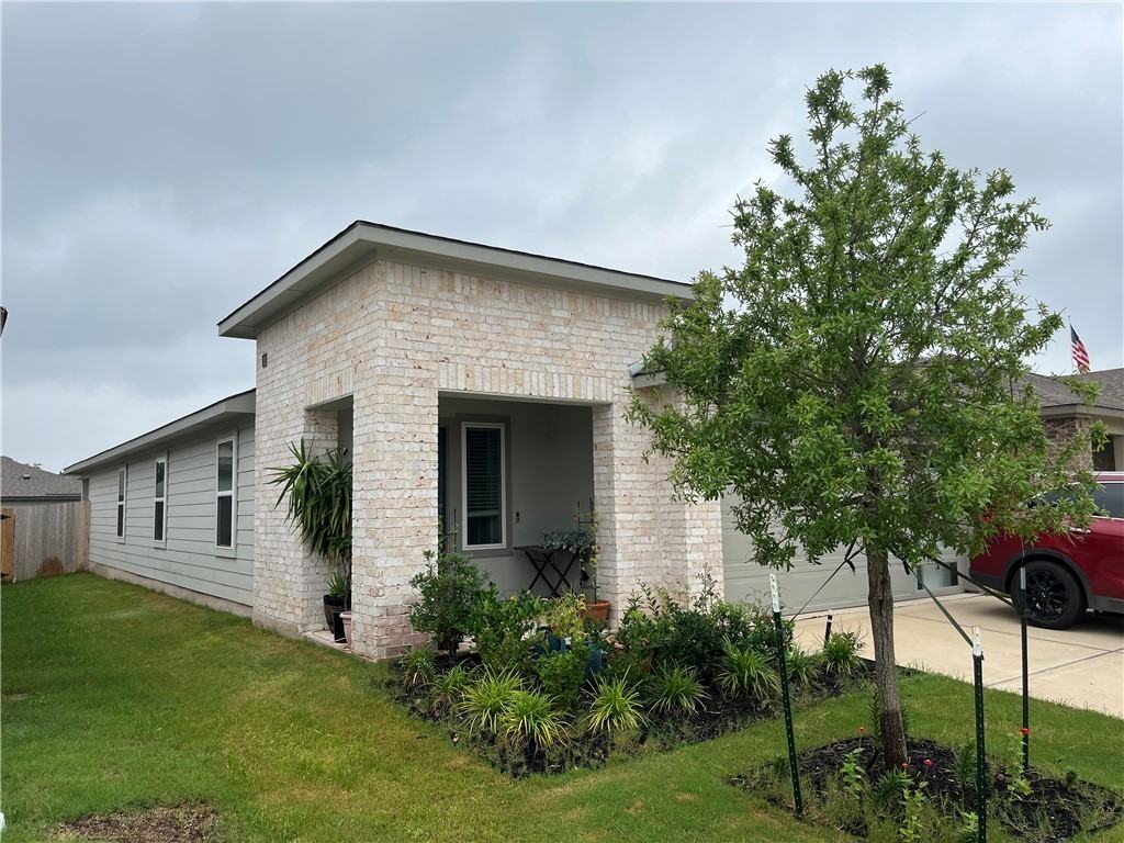 925 Kickapoo Ln #925 - Photo 3 of 20