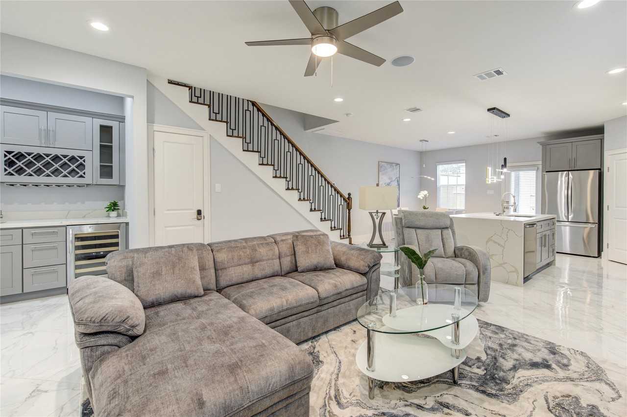 10021 Alfred Ln #10021B - Photo 2 of 46