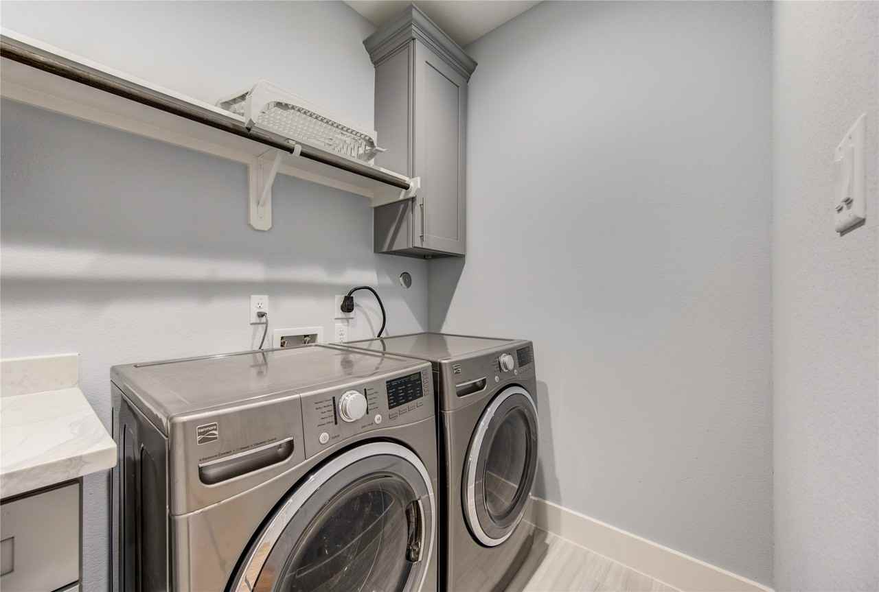 10021 Alfred Ln #10021B - Photo 5 of 46