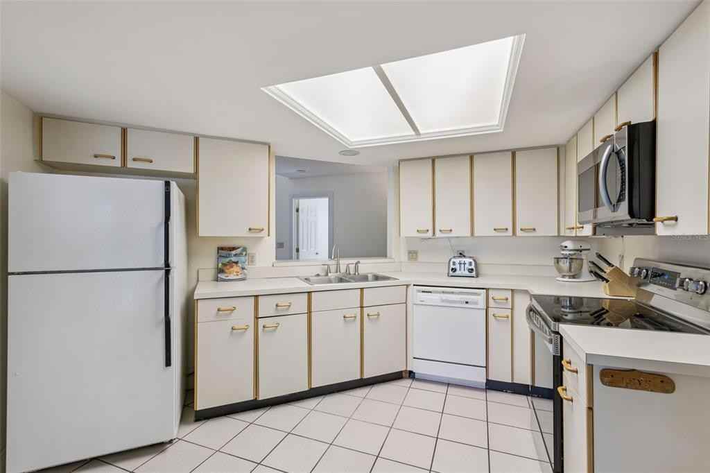 300 N Shadowbay Blvd #300-204 - Photo 2 of 12