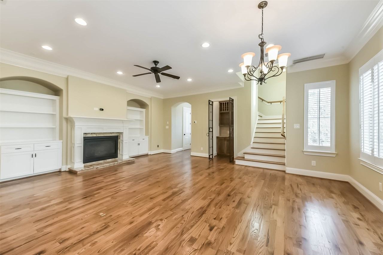 1126 W 16th St #1126C - Photo 2 of 44