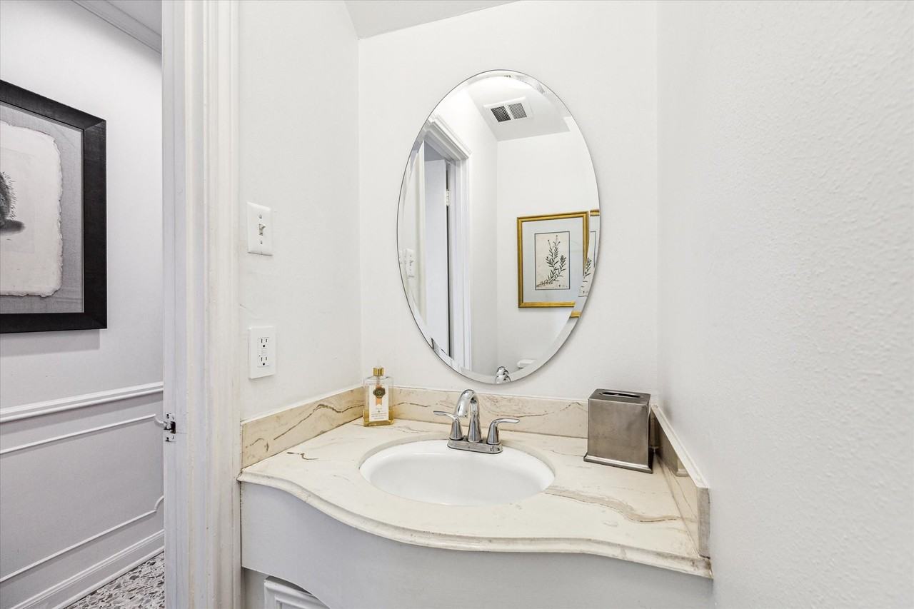 1880 Saxony Ln #1880 - Photo 7 of 38