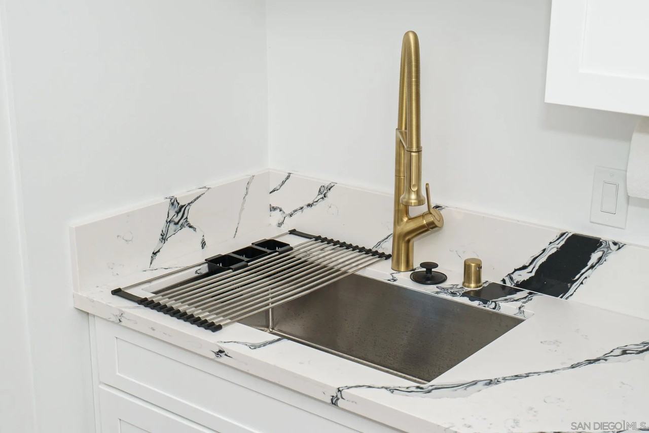 Sierra Madre Rd Spring Valley - Photo 3 of 19