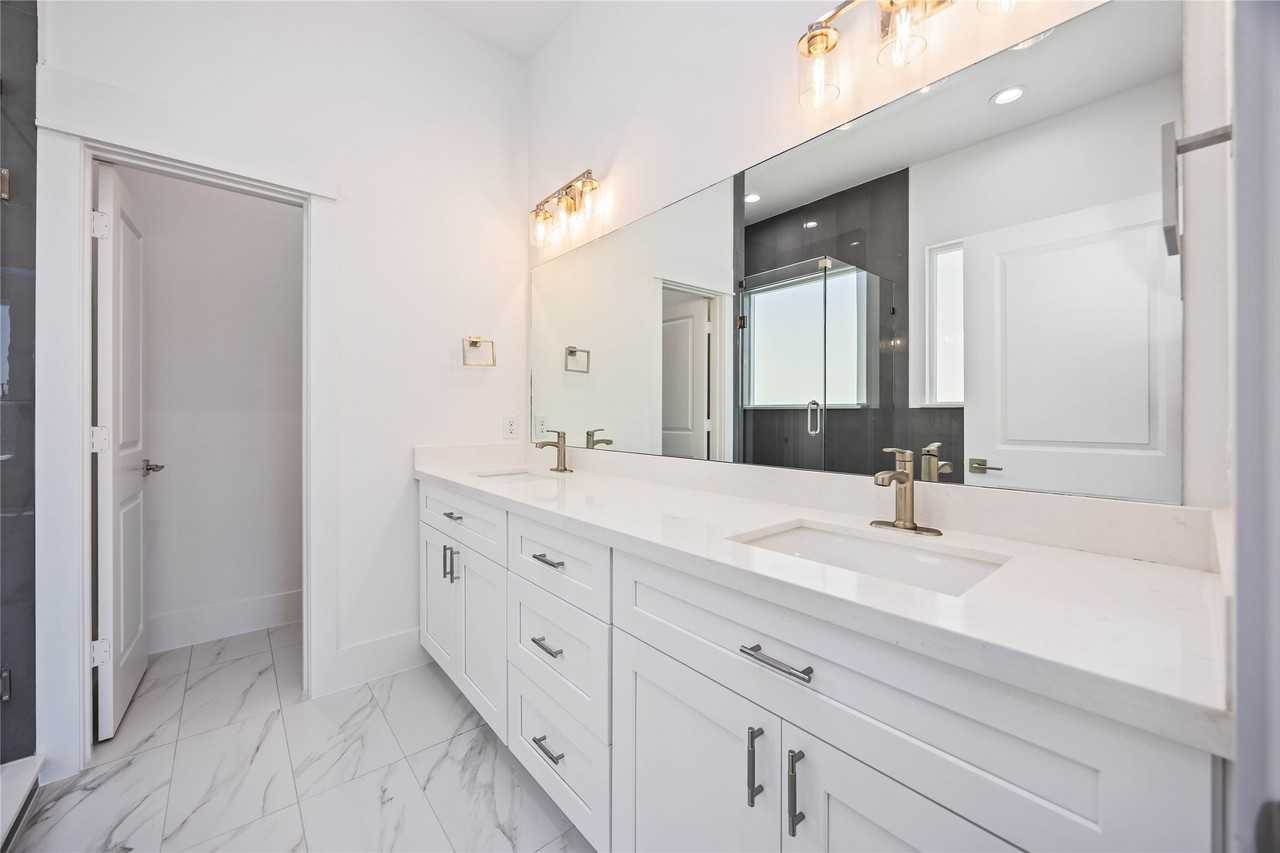 1941 Knoll Square Dr #1941 - Photo 3 of 34