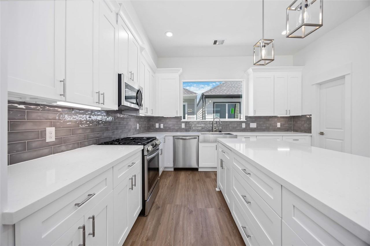 1941 Knoll Square Dr #1941 - Photo 6 of 34