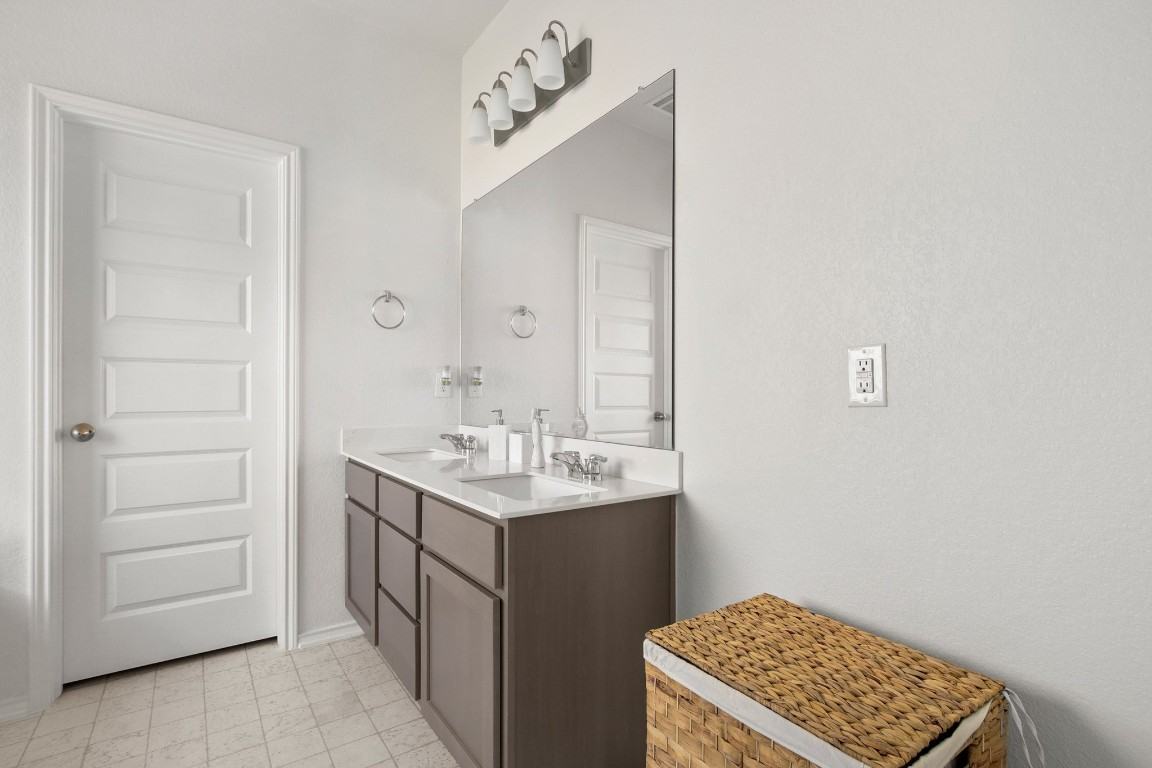 102 Whitney Dr #102 - Photo 5 of 24