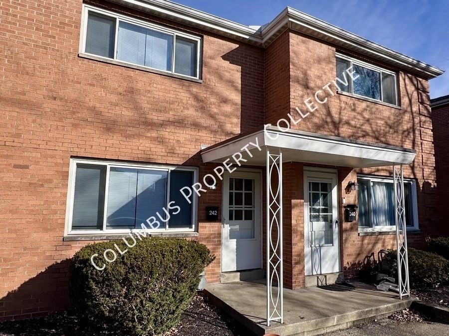 242 Broad Meadows Boulevard - Photo 2 of 26