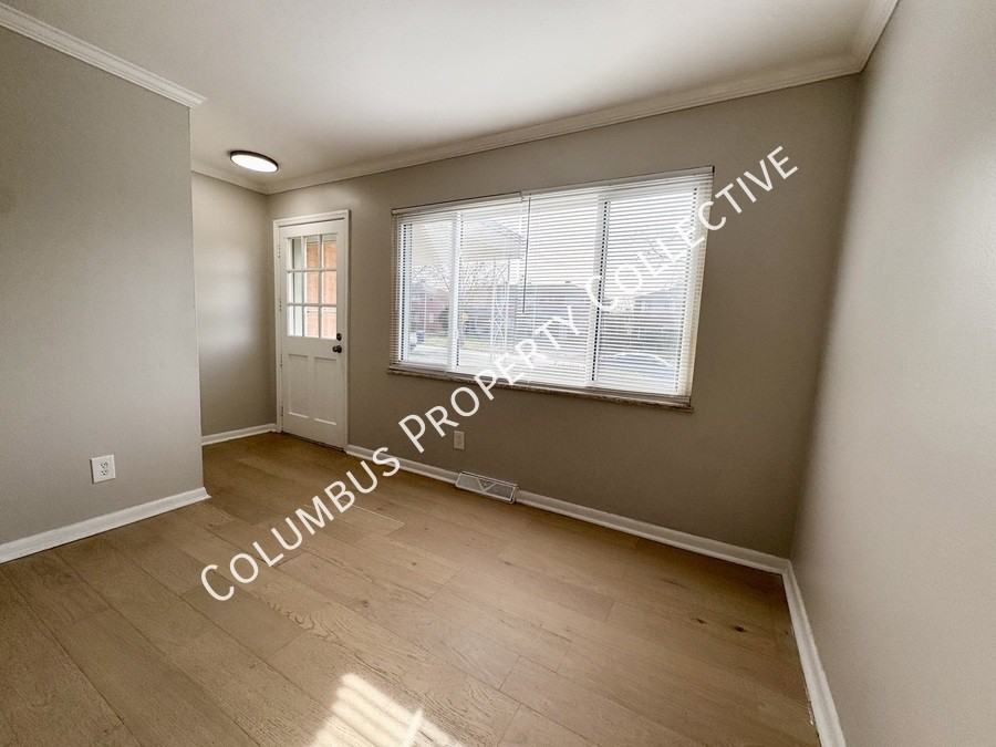 242 Broad Meadows Boulevard - Photo 4 of 26