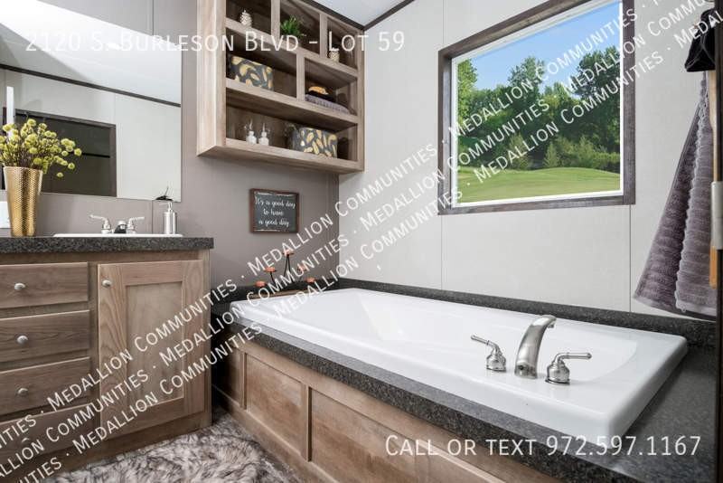 2120 S Burleson Blvd - Photo 5 of 9