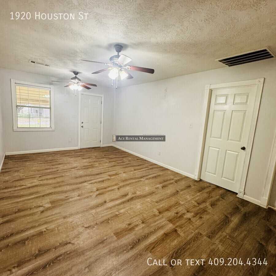 1920 Houston Avenue - Photo 4 of 17