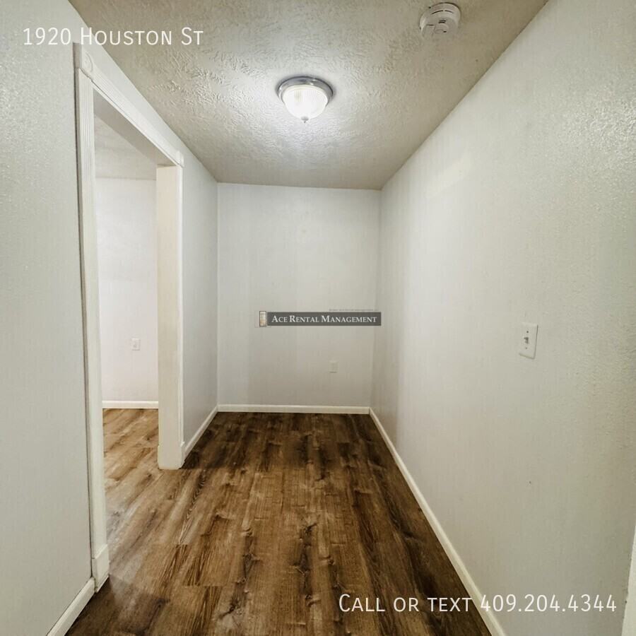 1920 Houston Avenue - Photo 5 of 17