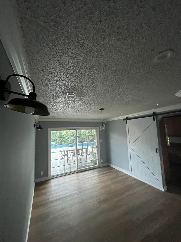 22240 Wyandotte Street - Photo 5 of 50