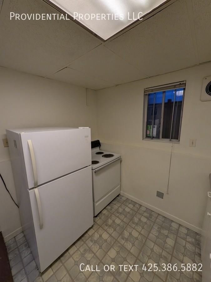 2468 S College St #D - Photo 3 of 6