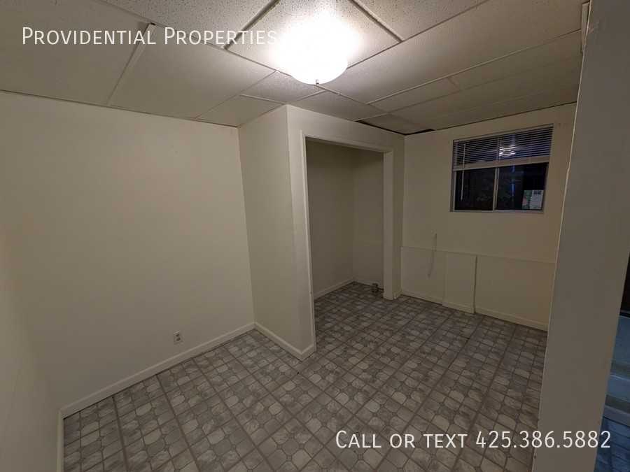 2468 S College St #D - Photo 5 of 6