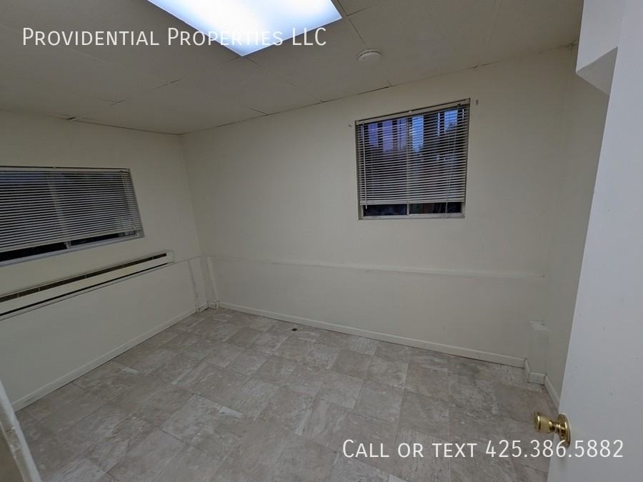 2468 S College St #D - Photo 6 of 6