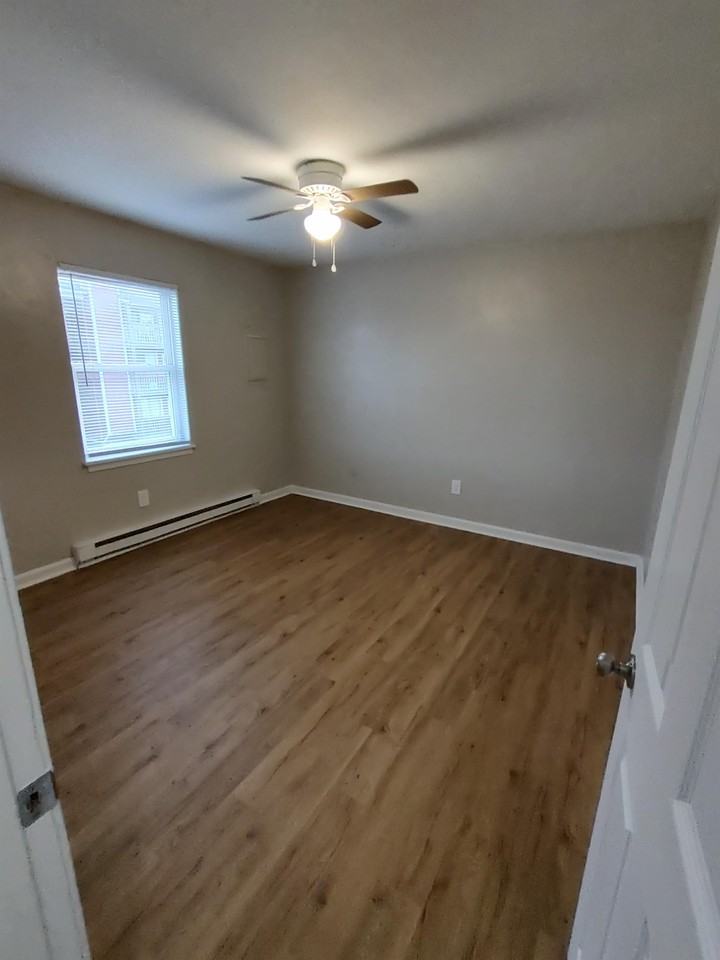 4th Bay - Photo 6 of 30