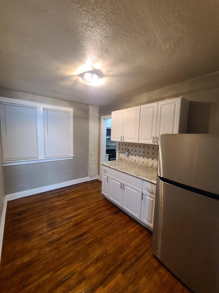 309 Allen Street - Photo 4 of 8