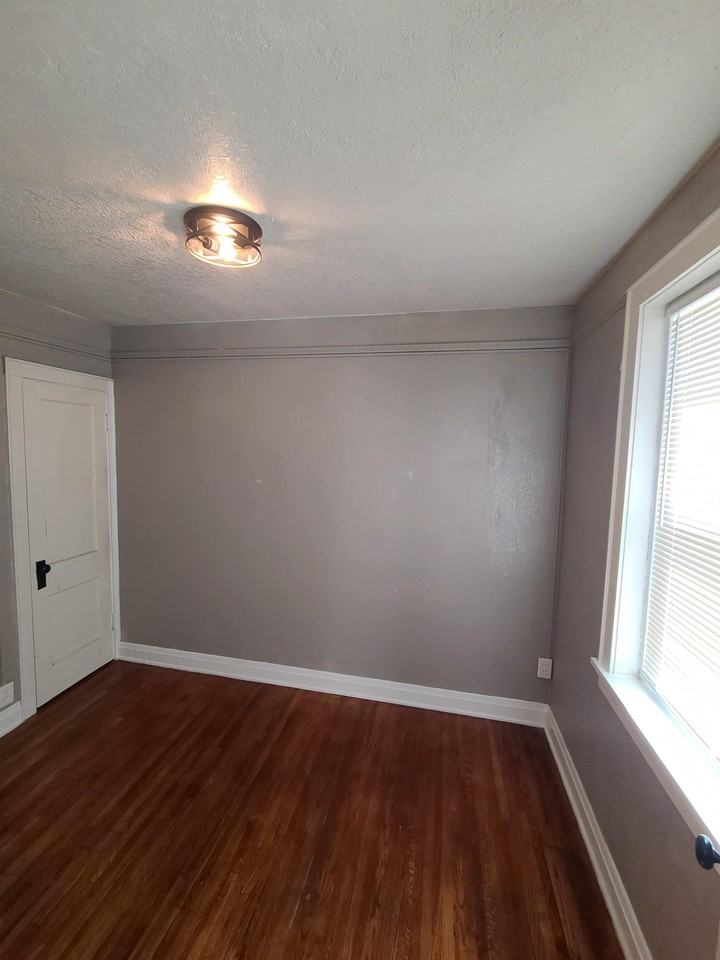 309 Allen Street - Photo 7 of 8