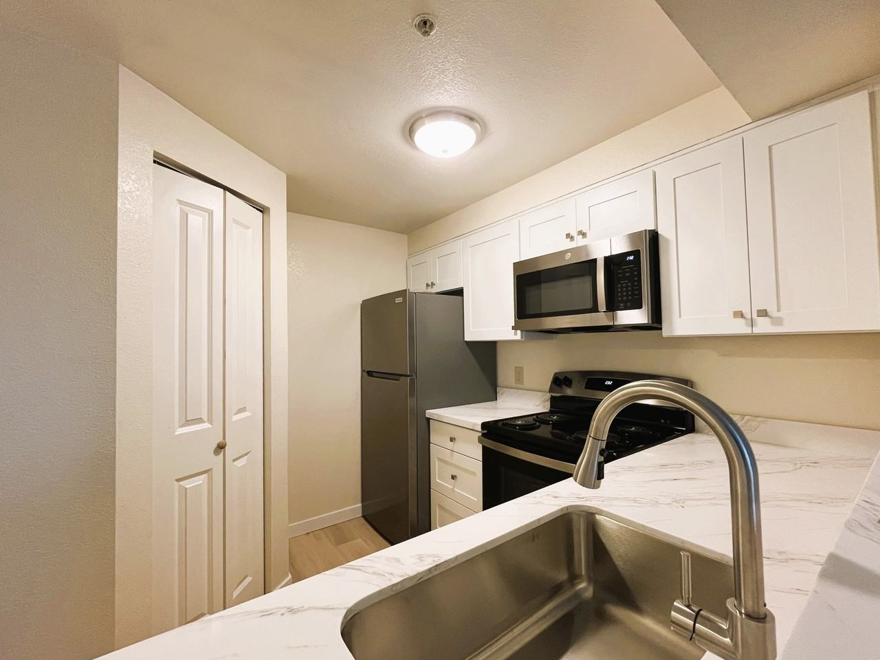 Portage Bay - Photo 4 of 15