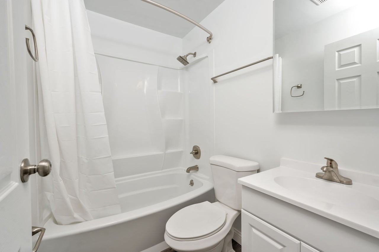 Lawn Ave-2204 - Photo 6 of 6