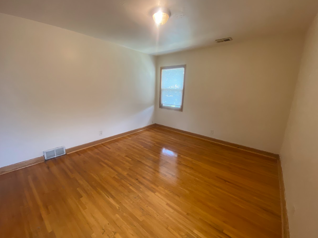 2419 Plymouth Avenue North - Photo 2 of 20