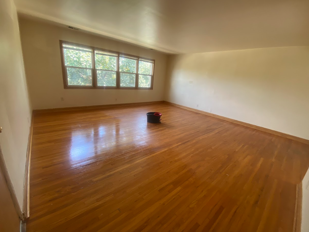 2419 Plymouth Avenue North - Photo 4 of 20