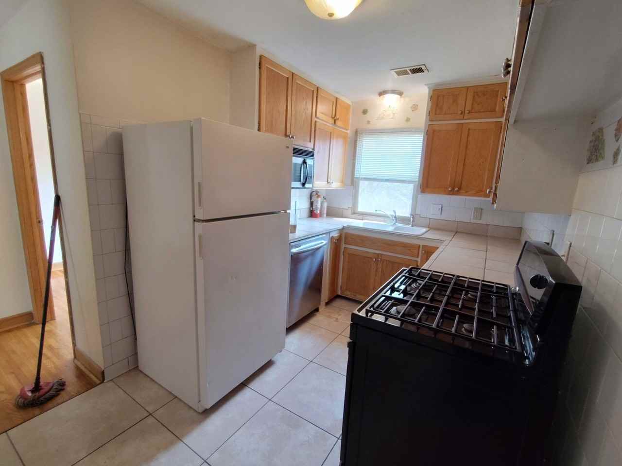 2419 Plymouth Avenue North - Photo 5 of 20