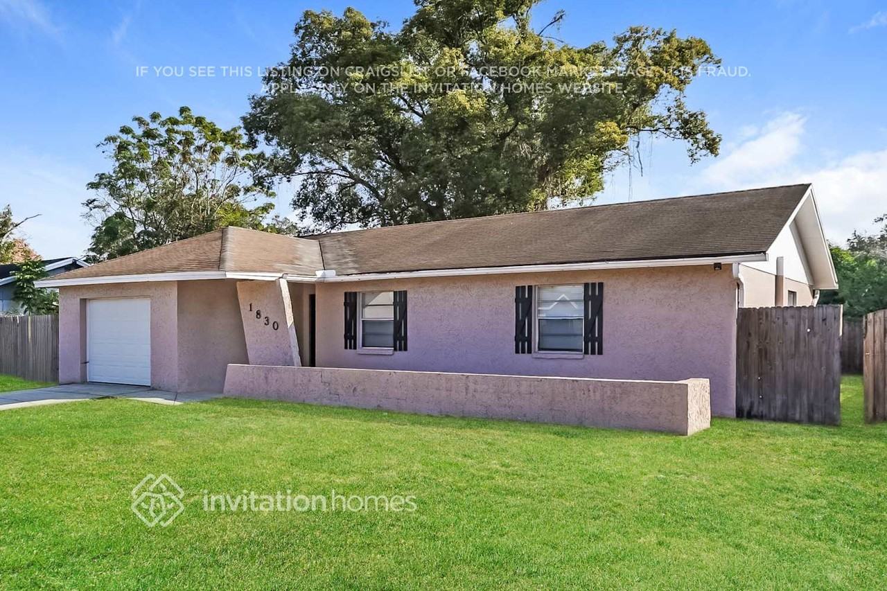 1830 East Oakwood Loop - Photo 3 of 17