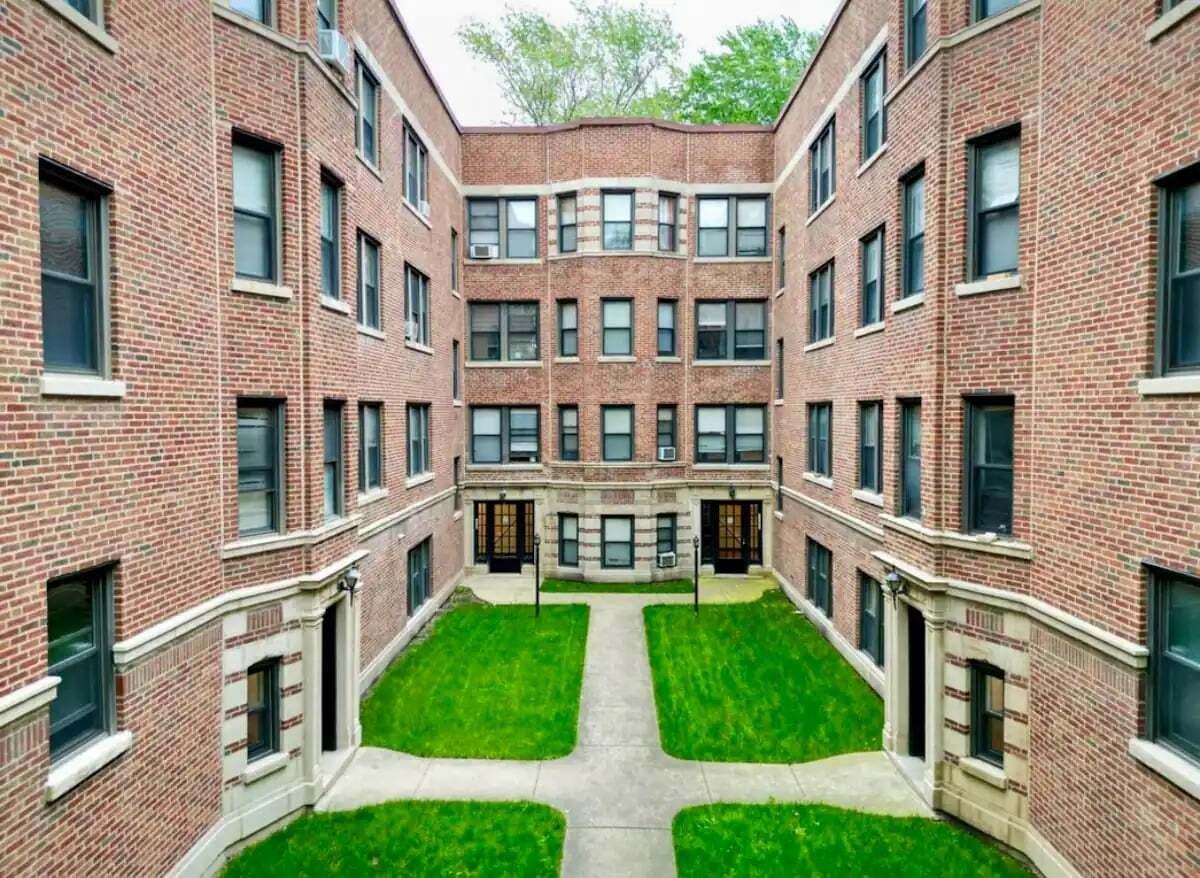 6437-43 North Hamilton Avenue - Photo 7 of 50