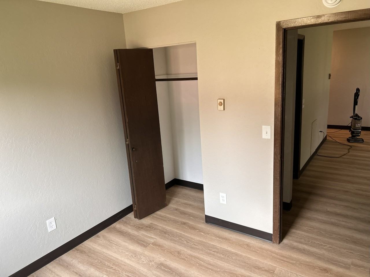 522 Oak Avenue - Photo 3 of 6