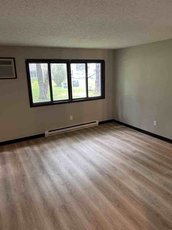 522 Oak Avenue - Photo 5 of 6