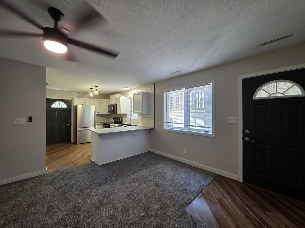 428 Stonehaven Drive - Photo 4 of 19