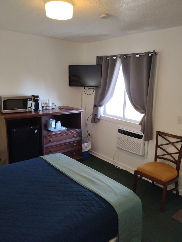 952 Bar Harbor Road - Photo 3 of 18