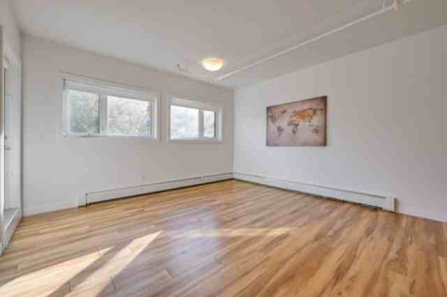 11302 85 St Nw - Photo 4 of 8