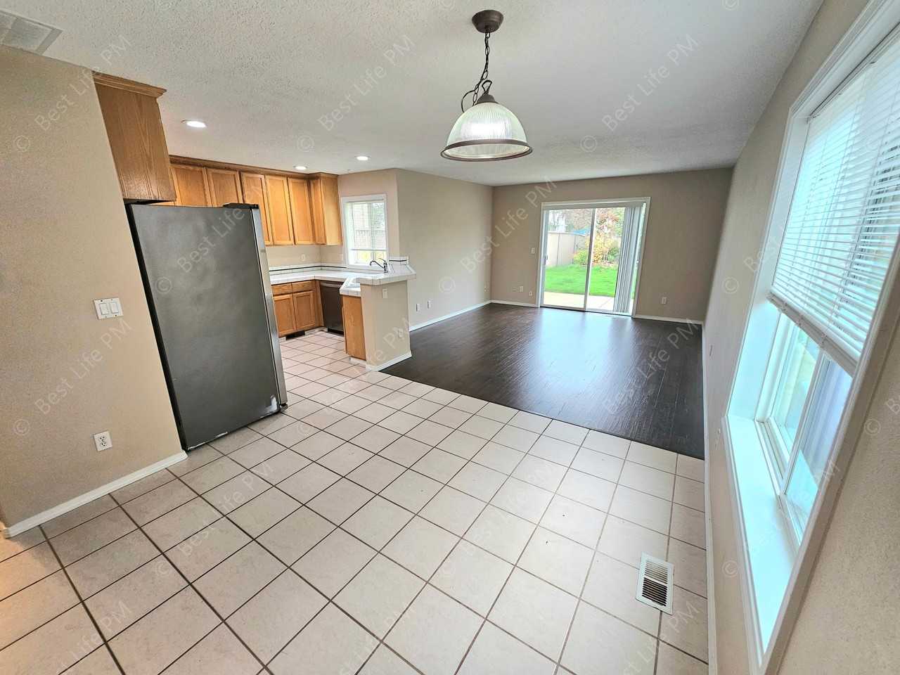 471 South Pine Street (10041) - Photo 4 of 30