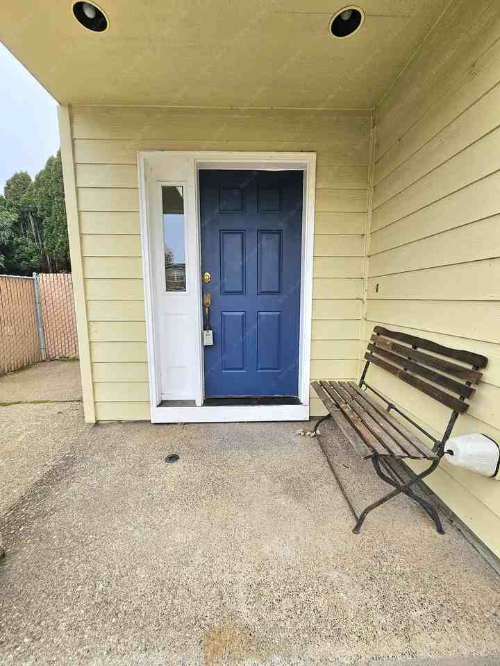 473 South Pine Street (10041) - Photo 3 of 30