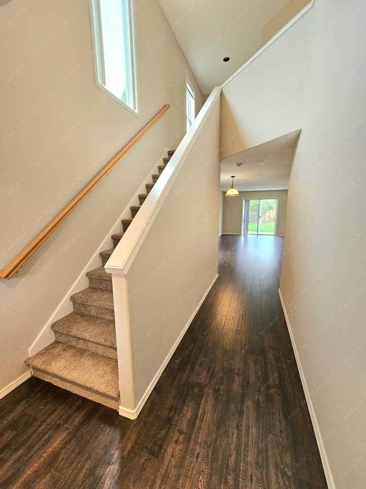 473 South Pine Street (10041) - Photo 4 of 30