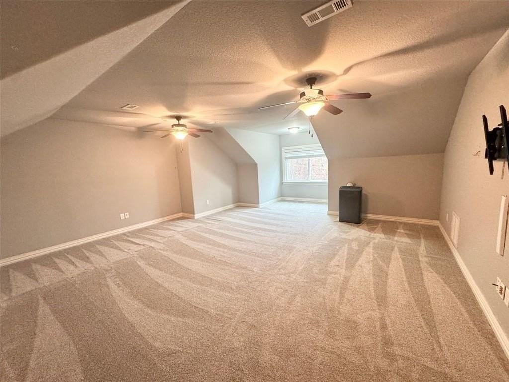 33 Leona Dr - Photo 4 of 22