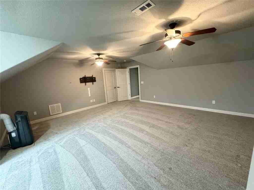 33 Leona Dr - Photo 5 of 22