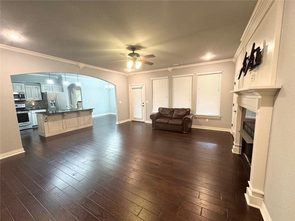 33 Leona Dr - Photo 6 of 22