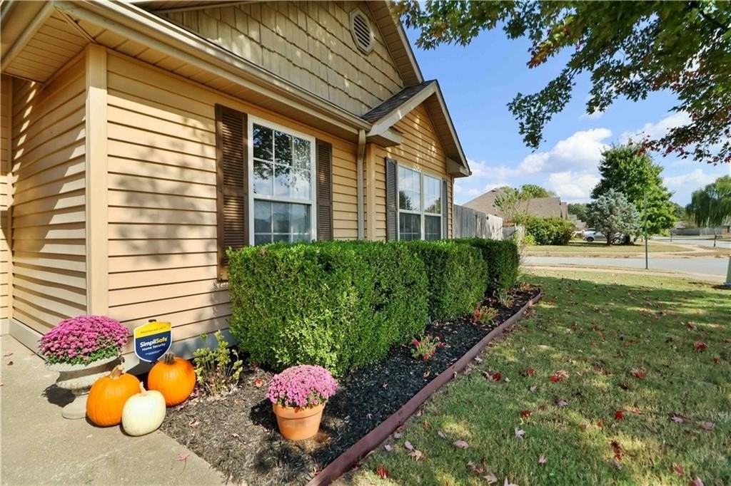 3000 Sw Wentworth Ave - Photo 5 of 46