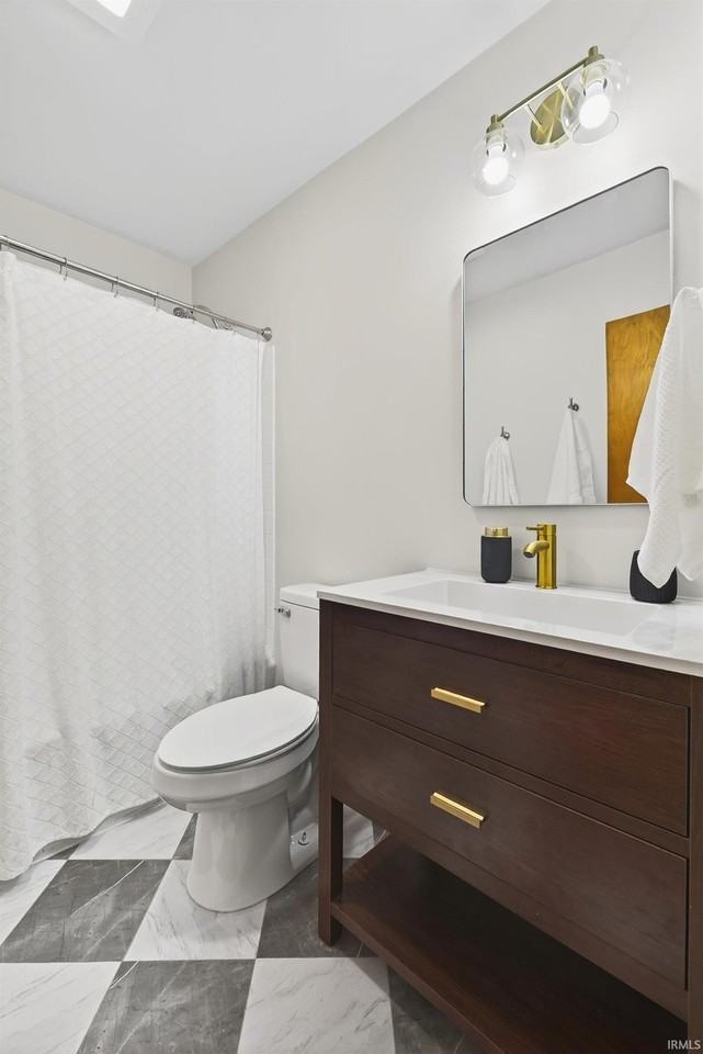 201 W Church Ln - Photo 5 of 21